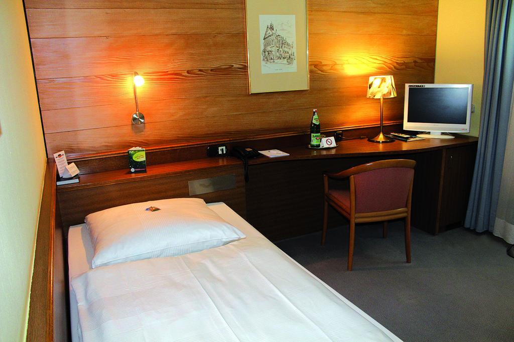 Hotel Alexander Koln Frechen Buitenkant foto