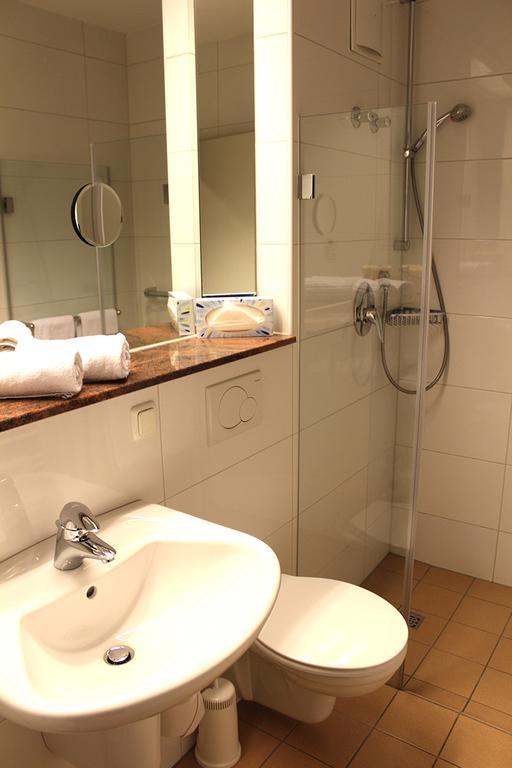 Hotel Alexander Koln Frechen Buitenkant foto